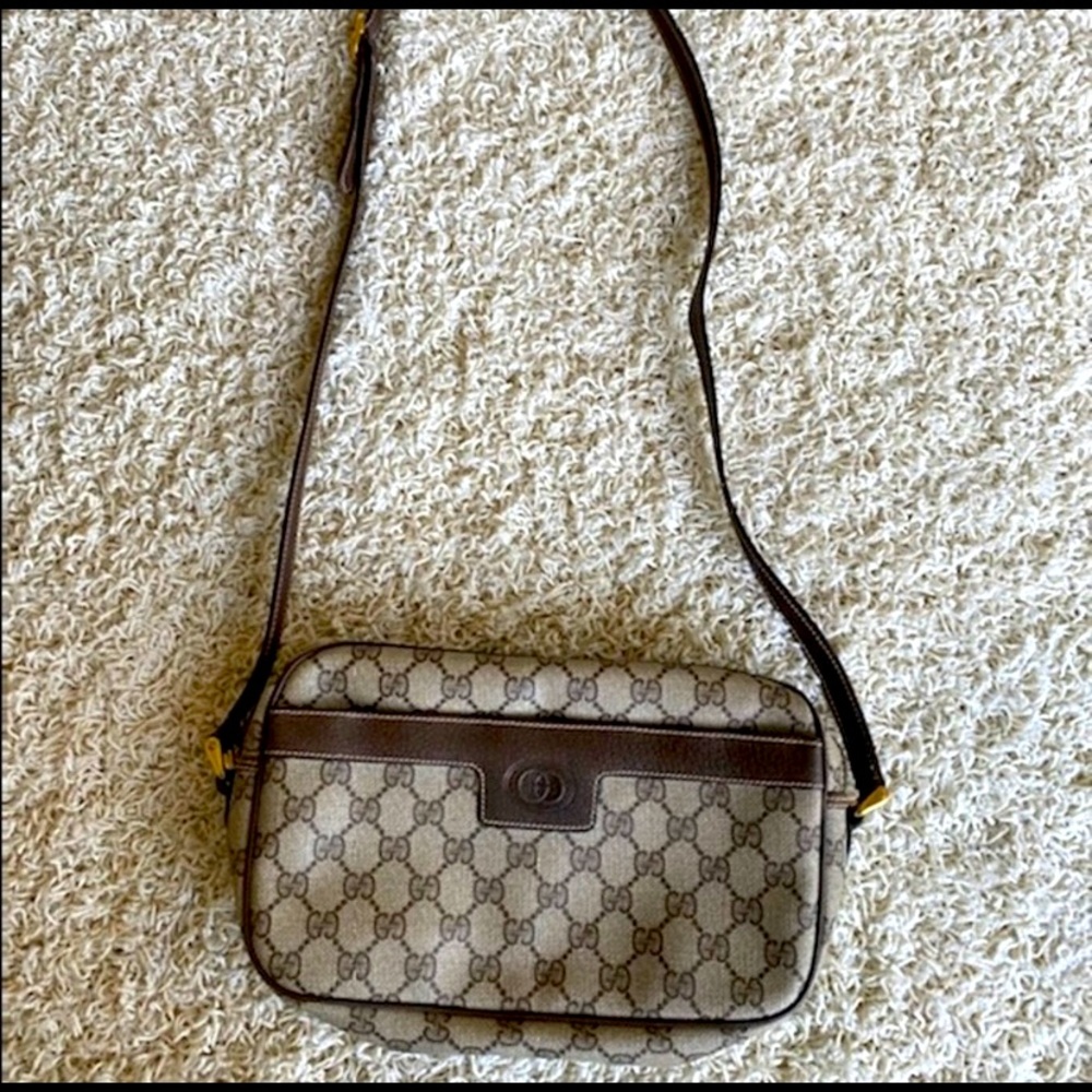 **Authentic** Gucci Vintage Crossbody